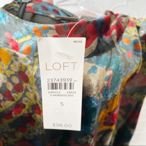 NWT LOFT Crushed Velvet Dark Floral Sleeveless Shift Dress Small - Picture 7 of 8
